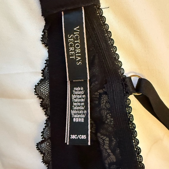 Victoria’s Secret Floral Lace Black Bra Dream Angels low cut Demi 38C - Picture 6 of 7